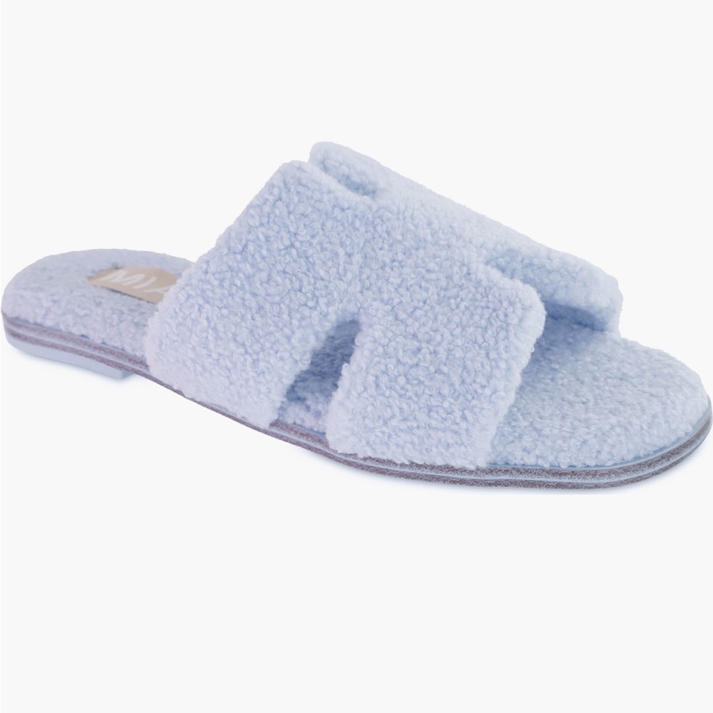 NWT MIA Cosette Faux Shearing Sandal in Baby Blue size 8